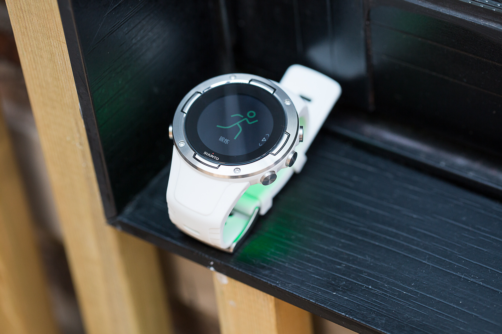 颂拓5手表运动模式表盘功能介绍,suunto颂拓5智能运动手表