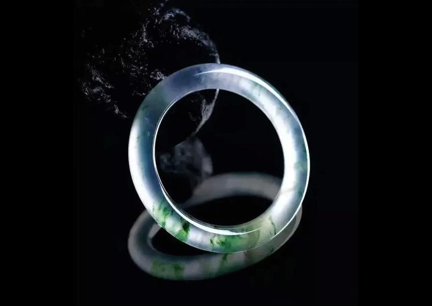 一样的翡翠，却有不一样的东方美