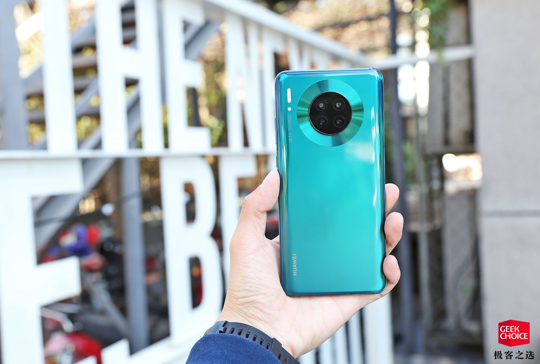 华为mate30测评苹果11,华为mate30发布麒麟990加持