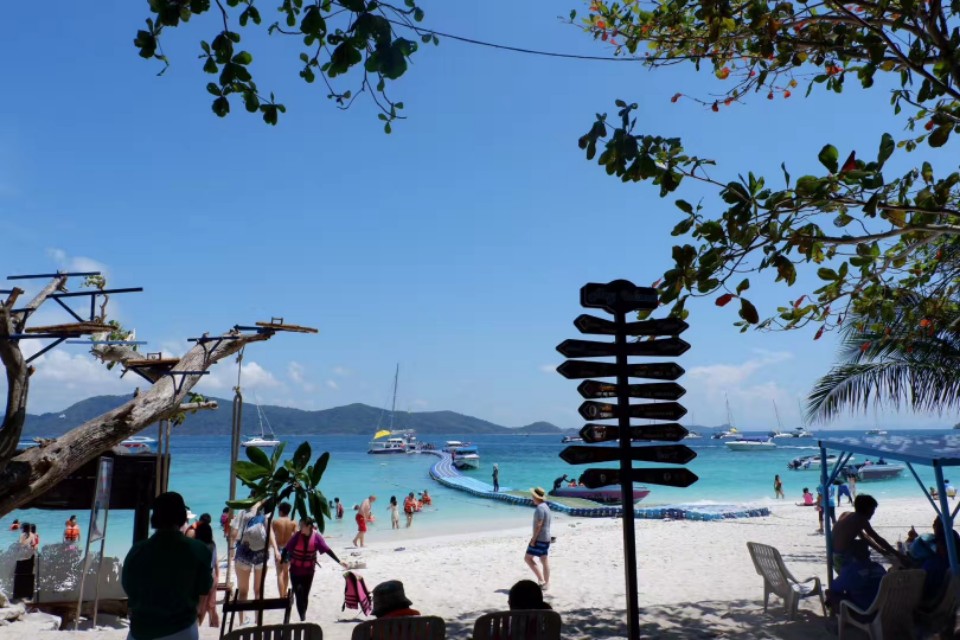 留着所有的力气变美好，二十几岁，没有十年，请竭尽全力