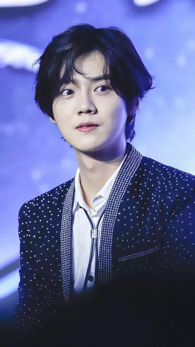 鹿晗壁纸无水印,鹿晗背影壁纸最新