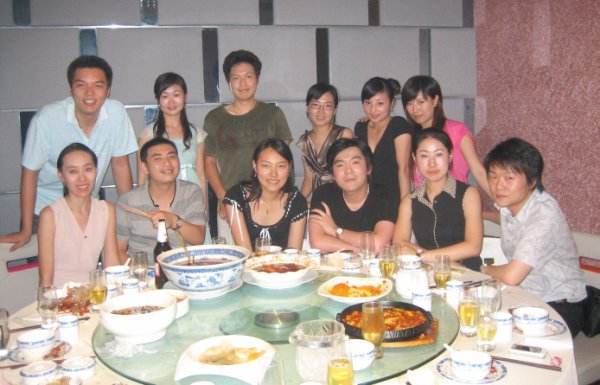 同学聚会男子被踢出群,聚会买单被踢出群聊