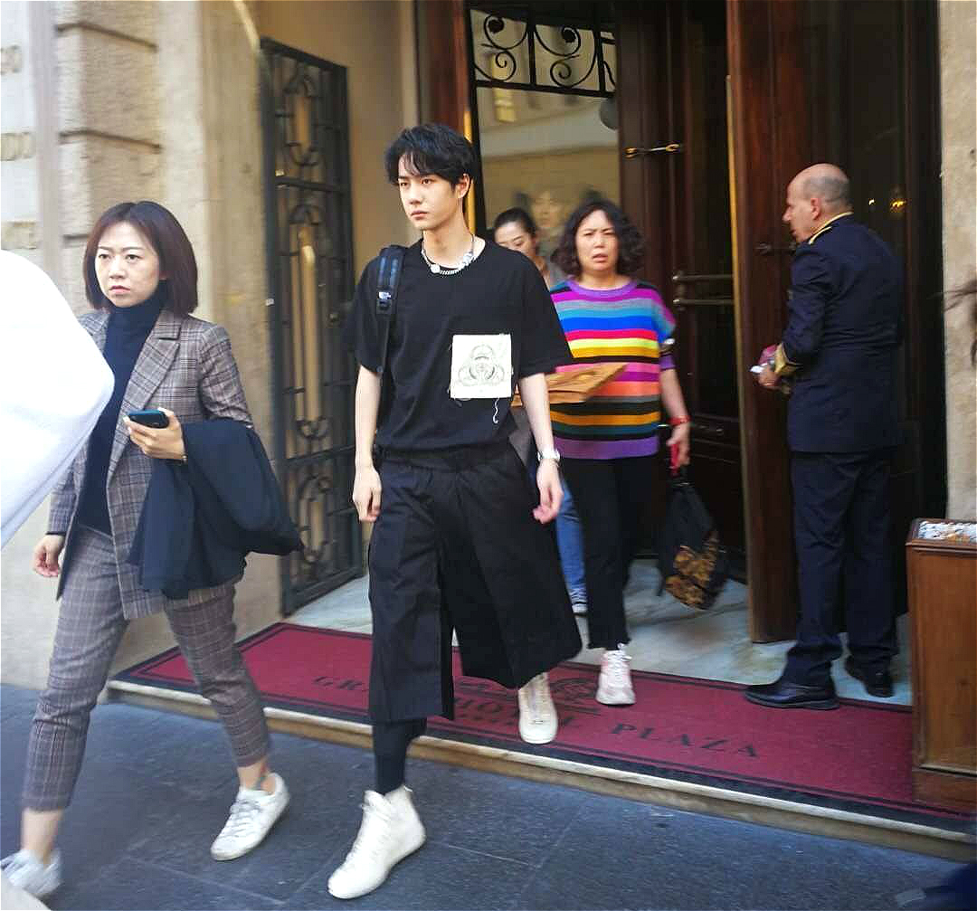 王一博乐华朱正廷,uniq乐华王一博周艺轩李汶翰