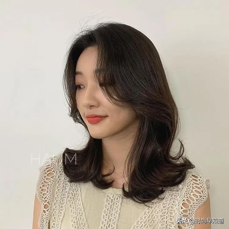 圆脸、方脸、菱形脸、大脸女生适合什么发型?