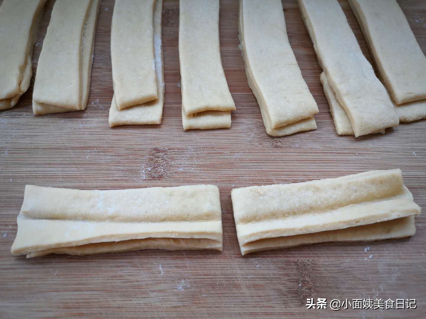 家庭炸油条不使用泡打粉怎么香酥,炸油条用小苏打不加泡打粉可以吗