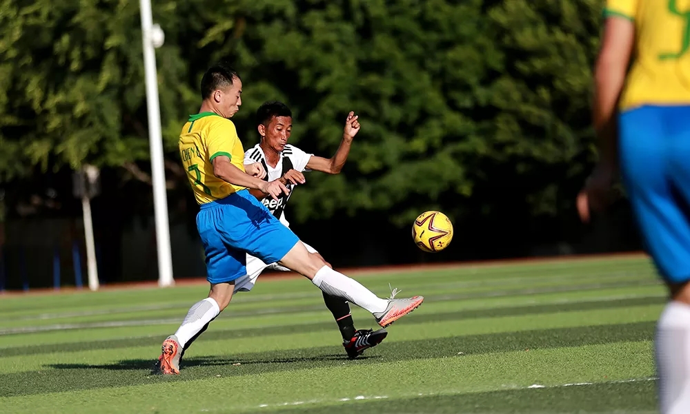 青春舞动绿茵场,青春跃动篮球赛