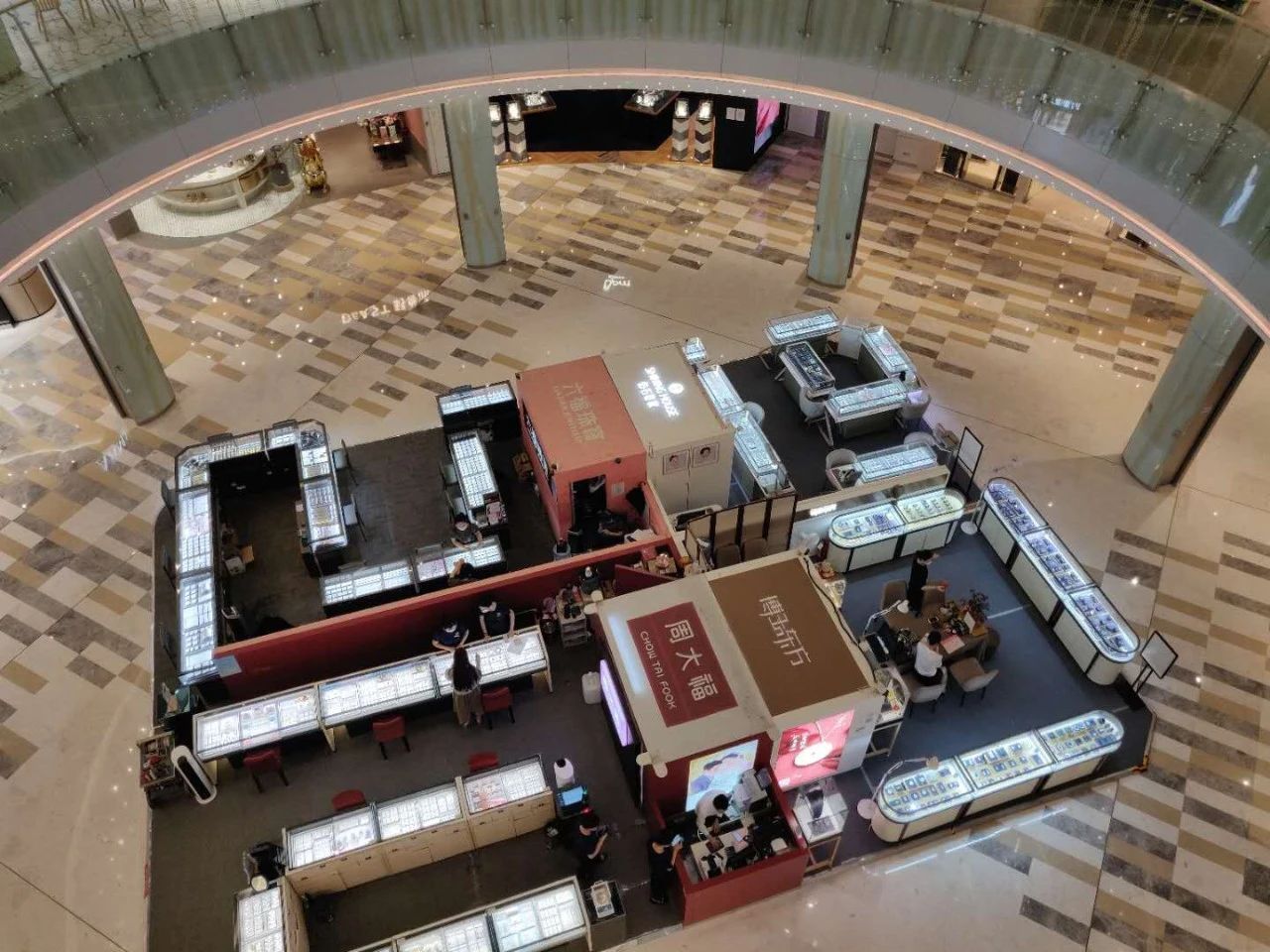 商场人流量明显下滑,商场人流量太差