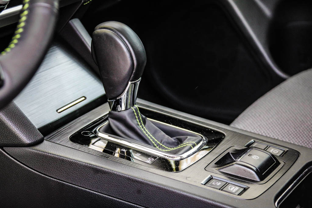 2020款斯巴鲁傲虎特装版黑色,斯巴鲁傲虎2021款特装版