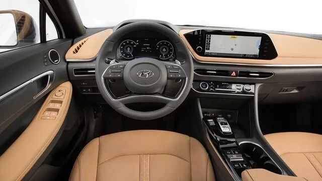 索纳塔第十代运动版,第十代现代索纳塔配置和内饰空间