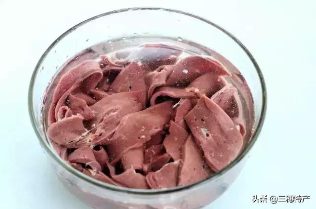 剁椒孔雀鱼的做法,剁椒孔雀开屏清蒸鱼