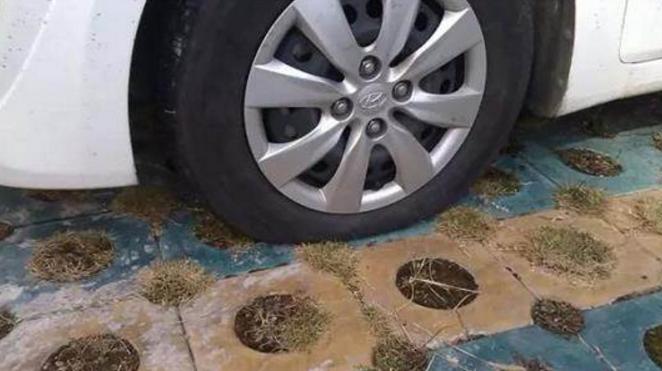 轮胎缓慢漏气是补胎还是换胎,汽车其中一个轮胎缓慢漏气