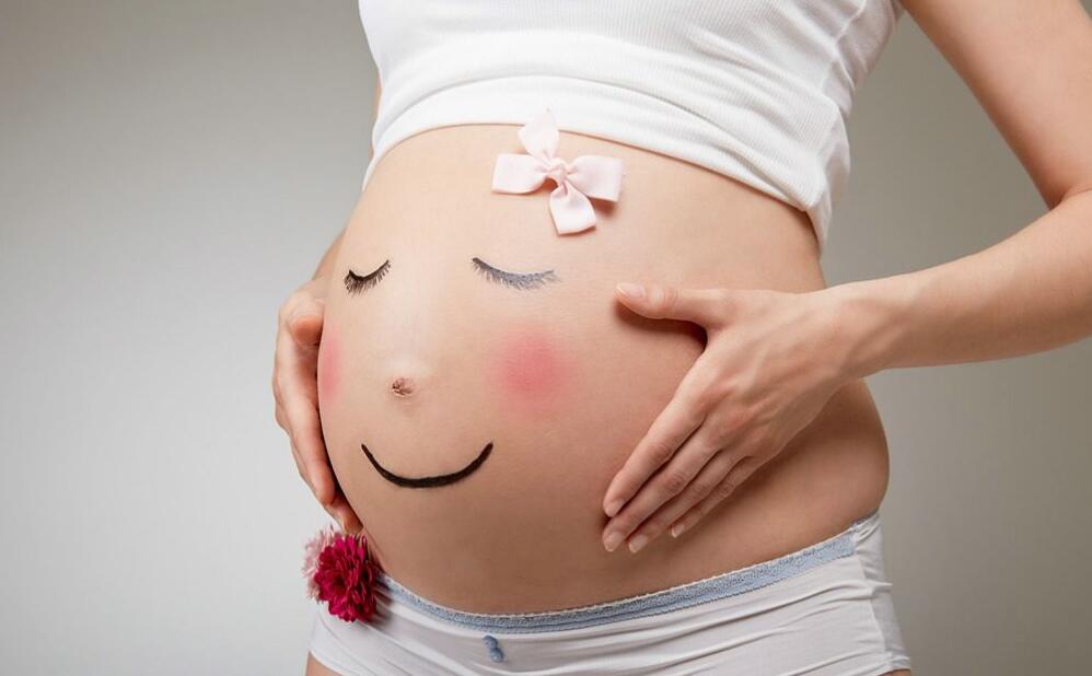 孕晚期腿肿蹲不下去怎么办,孕晚期脚肿的孕妈