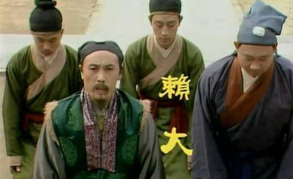 职场红楼梦:挖墙技术哪家强?赖大偷偷在飞翔