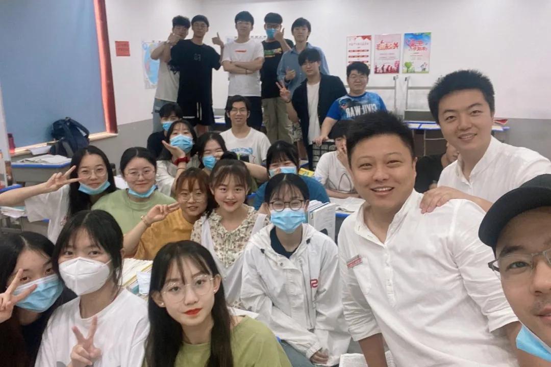 郑州飞扬艺校学费,郑州飞扬艺校