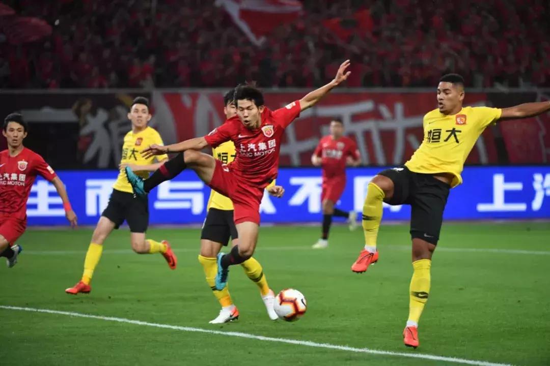 上港杨世元防线,上港后腰杨世元