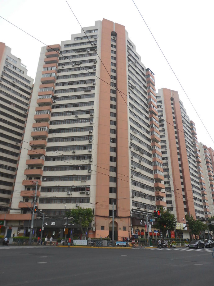 租界公园、跑狗场、卷烟厂，这条马路“活化石”太多