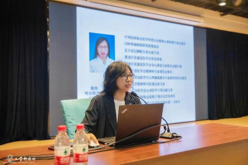 一到晚上辗转反侧,一到床上就想睡觉怎么办