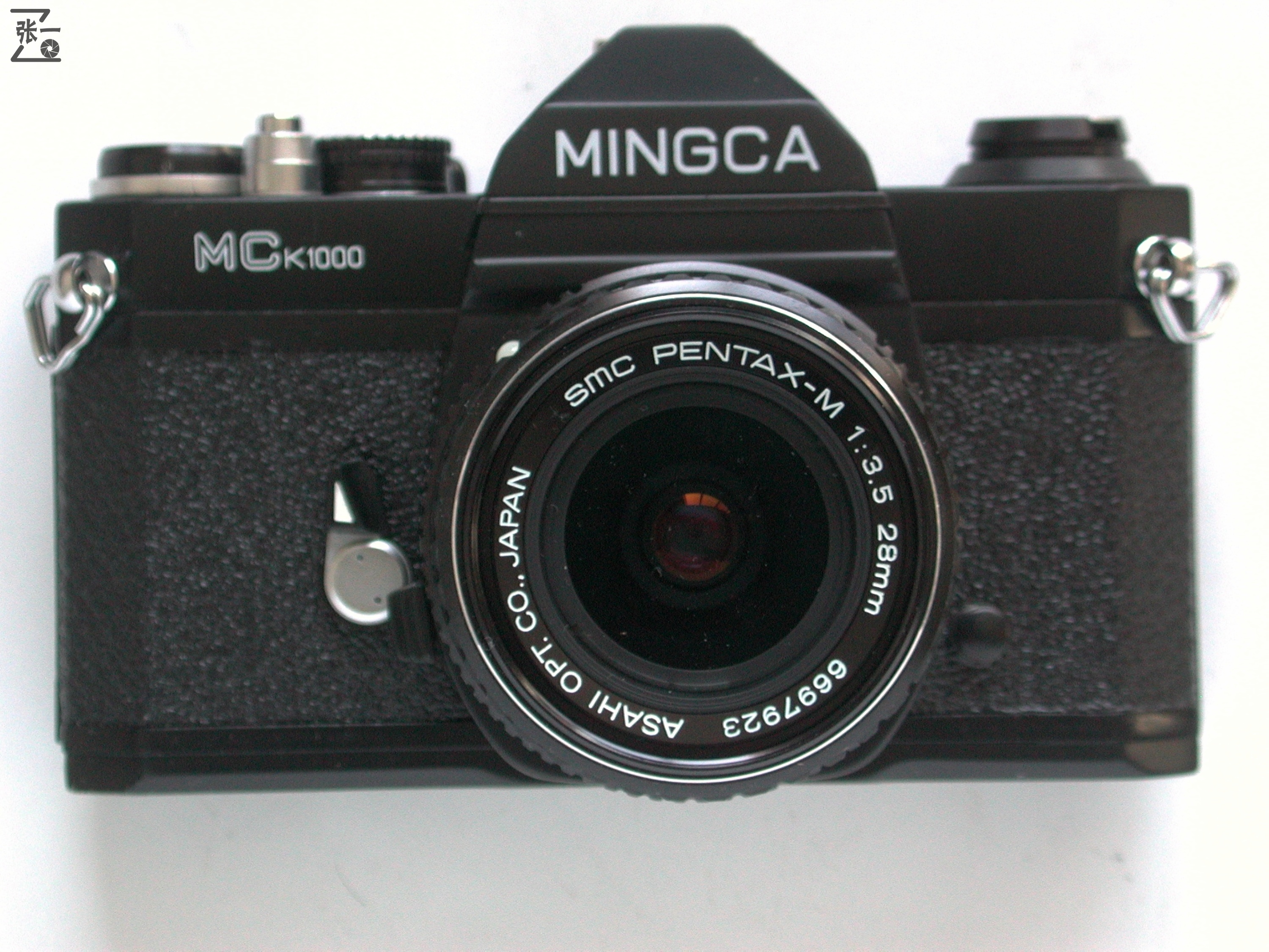 中国重庆生产的明佳MingcaMCK1000单反照相机
