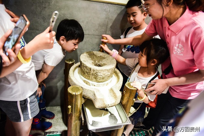 这个夏日，看这个美女如何在浙江乌村的第一百种玩法