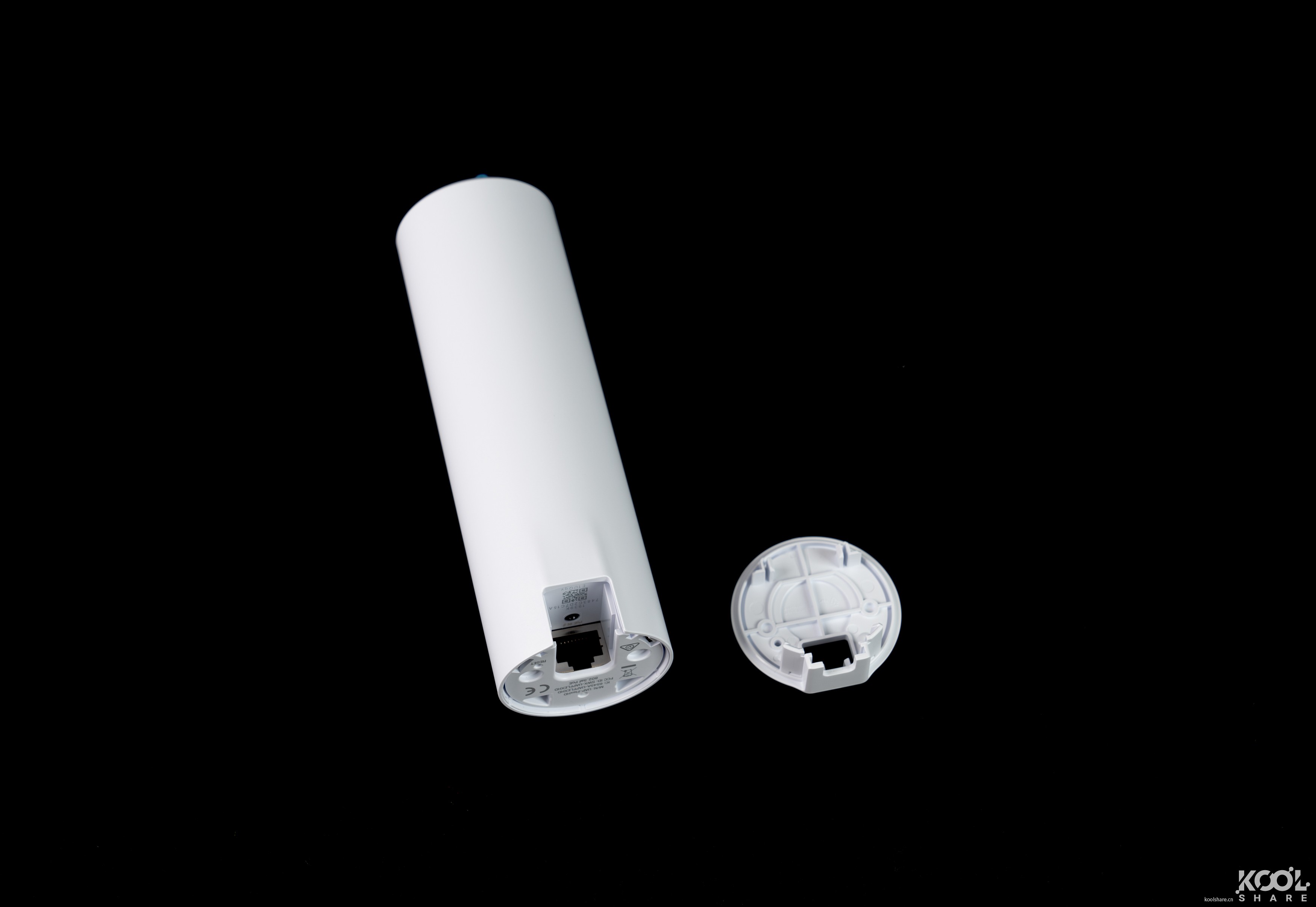 一台小巧精致的AP，UBNTUniFiAPFlexHD开箱拆解评测