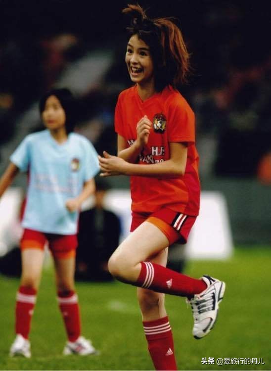 菅谷梨沙子穿搭,日本美少女针织衫穿搭