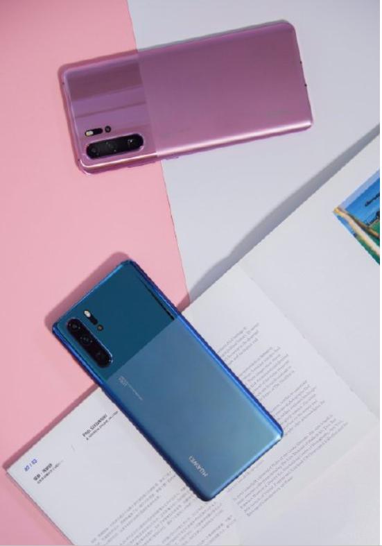 羽绒服季也能有时尚TheNewP30Pro一点就提亮