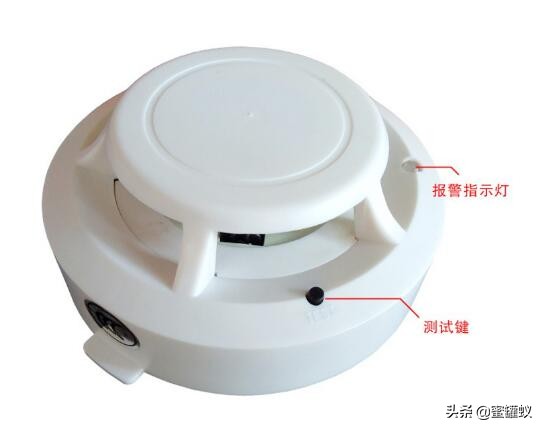 厨房的烟雾报警器响了怎么关掉,烟雾报警器一直响怎么解除英文版