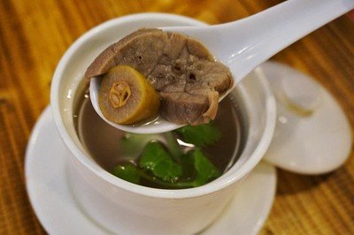 潮汕人吃橄榄特有的一种吃法,潮汕吃货一定不能放过的橄榄