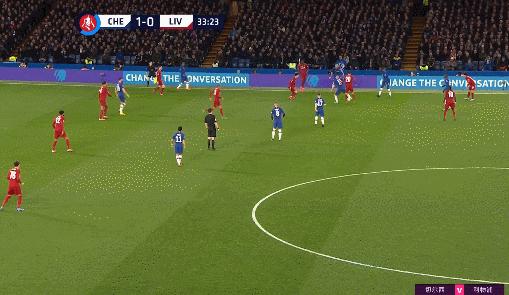 吉鲁硬抗范戴克,吉鲁硬刚范戴克的视频