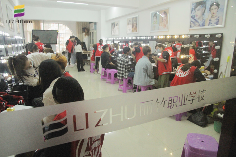 南宁正规化妆技术培训学校,美妆速成培训南宁