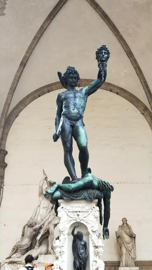 蛇发女妖美杜莎出装,蛇发女妖美杜莎电影在线观看