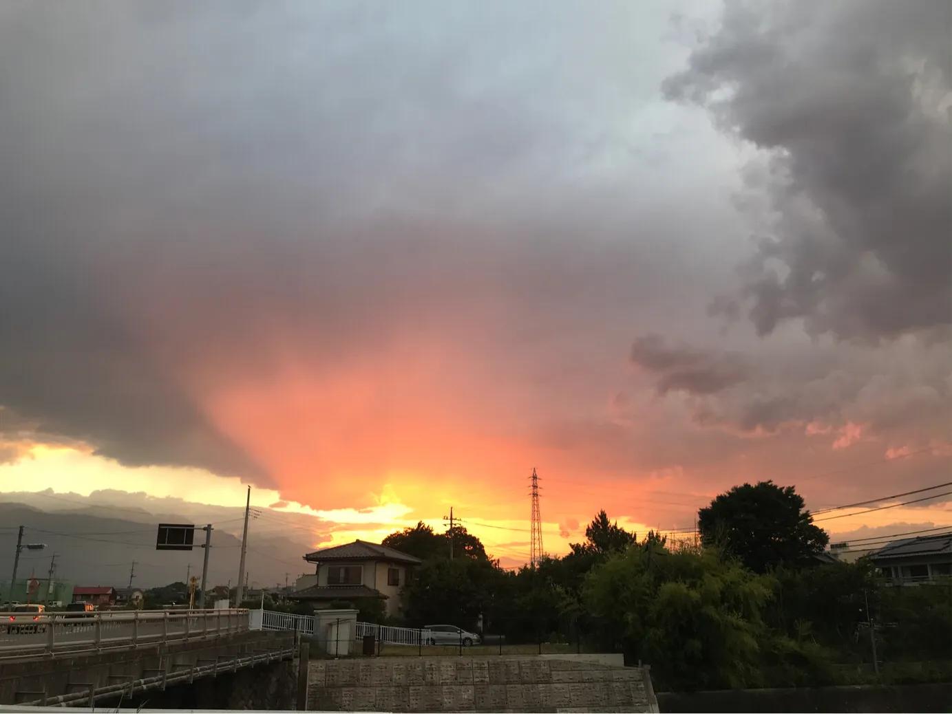 日本夏天的天空,日本夏天天气怎么样