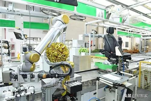 优傲堆垛协作机器人,优傲协作机器人木板打磨