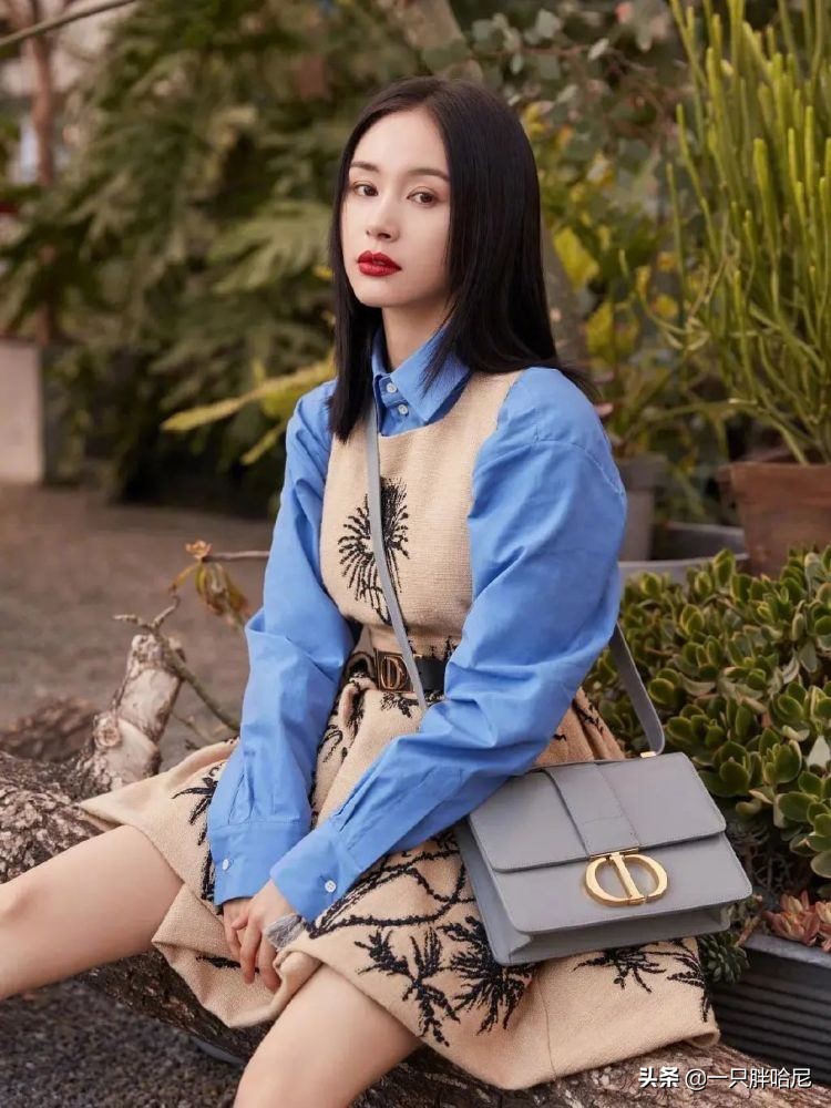 今年最新款的裙子小个子穿,今年流行裙子里面穿裤子