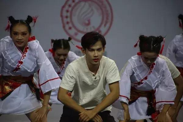 青春活力校园舞蹈集体舞高中,青春飞扬校运会入场舞