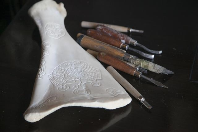 用骨头拼成的工艺品,用骨头做的蒙古艺术