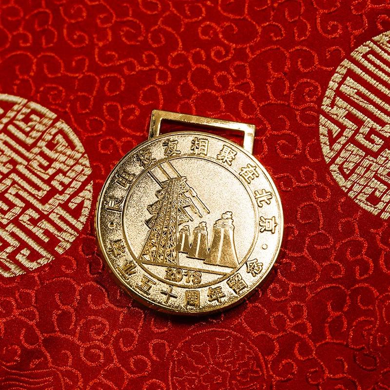 金属徽章制作的工艺种类有哪些,金属徽章工艺有什么