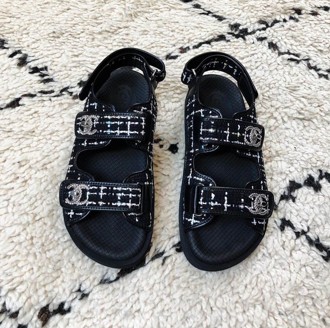 这3款凉鞋让你美一个夏天,这个夏天最值得买的凉鞋长什么样