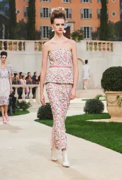 chanel香奈儿1995年时装秀,chanel香奈儿2015高级时装秀