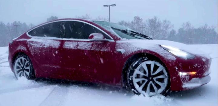 纠结买新能源还是油车,买燃油车还是新能源汽车纠结中