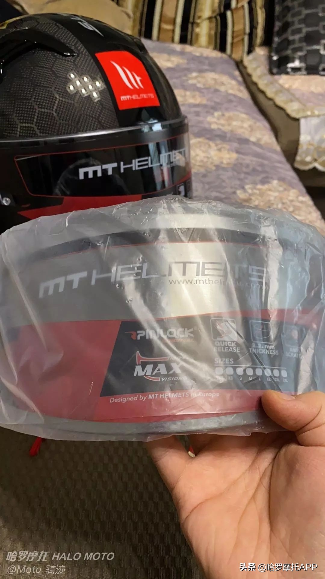 一款高颜值又亲民的碳纤维头盔——MT蛇纹碳纤