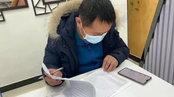 战疫情90后勇担当,90后抗疫情白衣天使事迹