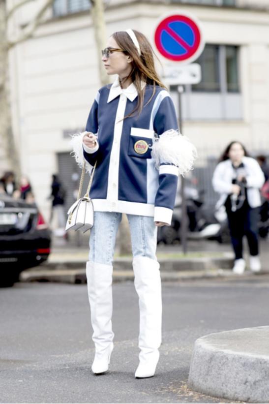 裤脚塞靴子好还是卷起来好,裤脚塞靴子