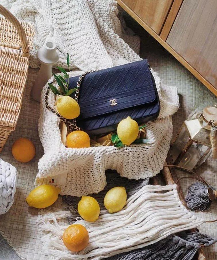 粉墨富婆再添一锤，Jennie穿的香奈儿全是有钱都买不到的绝版货？