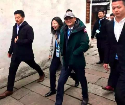 高价收车羽绒服,高价收购羽绒服哪家快