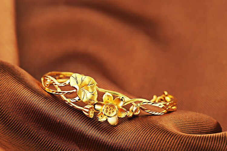 买黄金手镯哪个品牌靠谱,买黄金手镯哪个品牌好一些