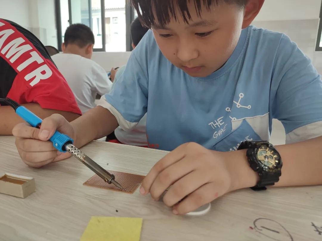初中生的科技热情怎么点燃？位于大湾区的这所学校开设了这门课