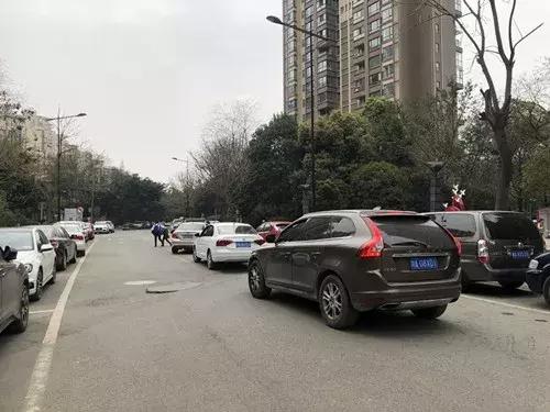 奇葩小区浇凉业主宜居梦