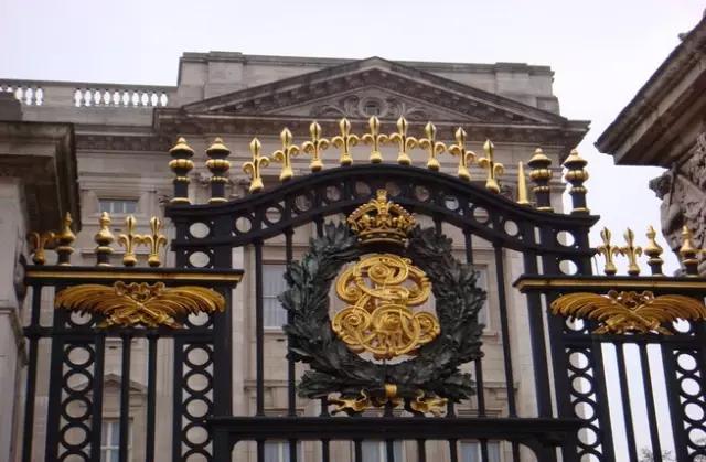 世界著名宫殿是哪几个,世界十大宫殿建筑排名