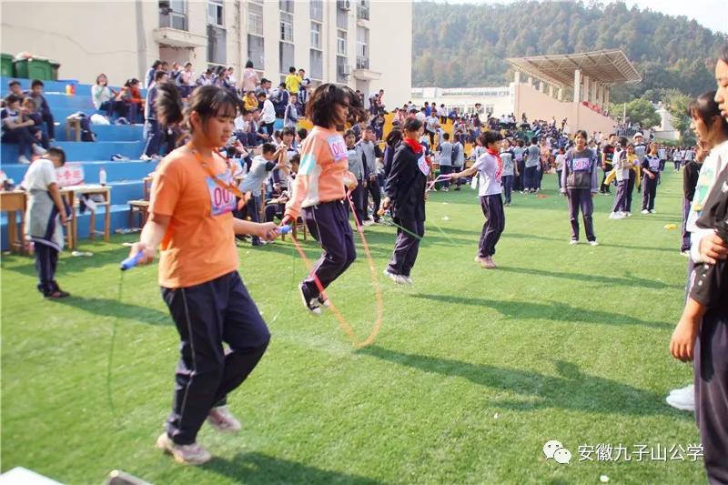 安徽青华公学17届运动会400米,安徽青华公学运动会红旗方阵